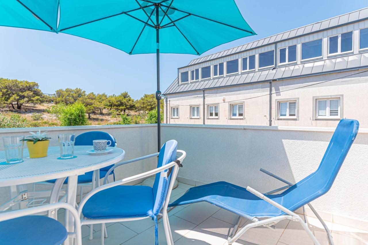 Apartments Villa Tribunj Tribalj Exteriör bild