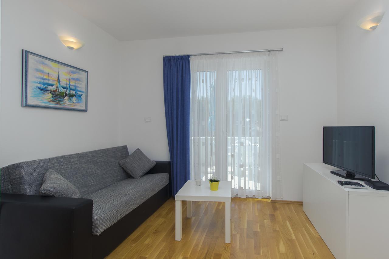 Apartments Villa Tribunj Tribalj Exteriör bild